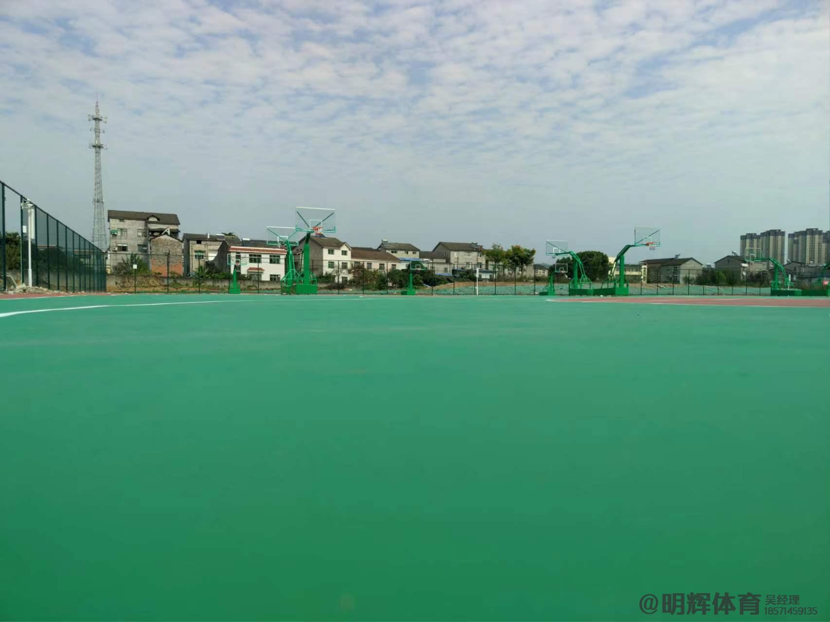 江孜硬地丙烯酸球场的优缺点